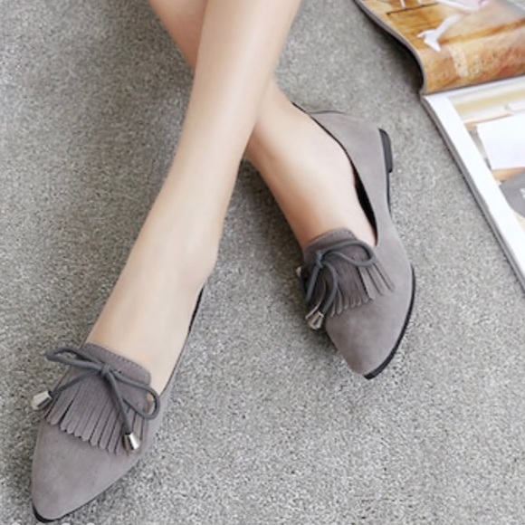 Shoes - 🆕Pointed toes suede tasseled loafer flats